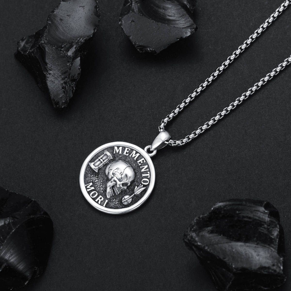 Halskette mit Totenkopf-Anhänger „Memento Mori Amor Fati“ aus Sterlingsilber für Herren-3