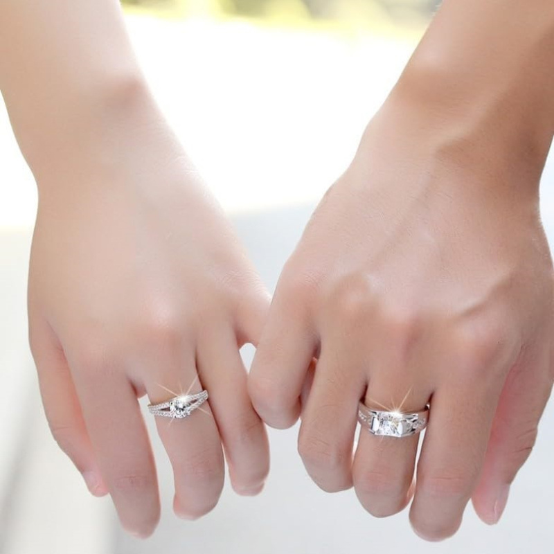 Anillos de boda de plata de ley personalizados de corte redondo con ajuste solitario de moissanita para hombres y mujeres-2