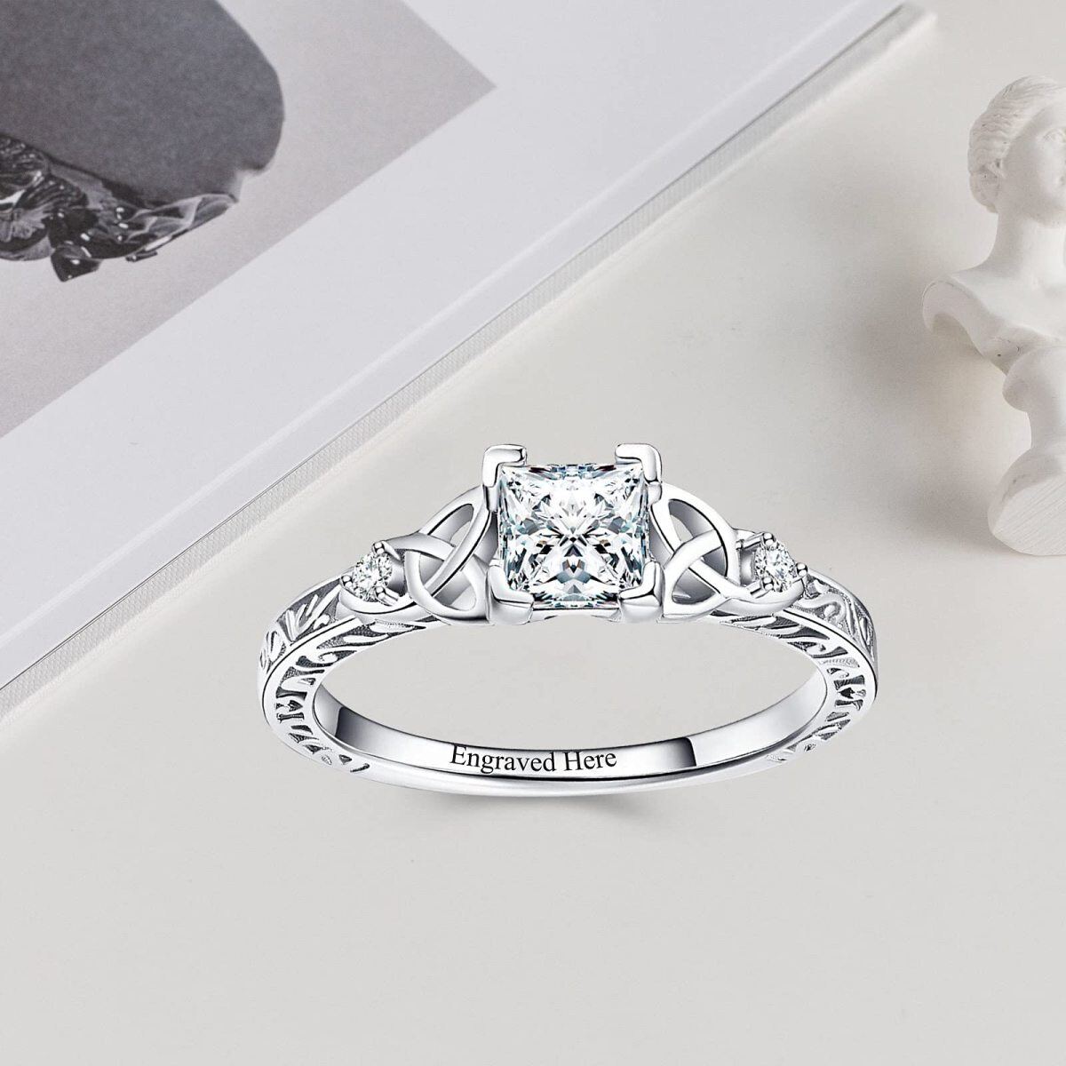 Anillo de boda con grabado personalizado de moissanita de plata de ley-5