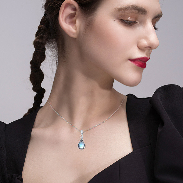 Collana con cuore d'amore con nodo celtico in argento sterling 925