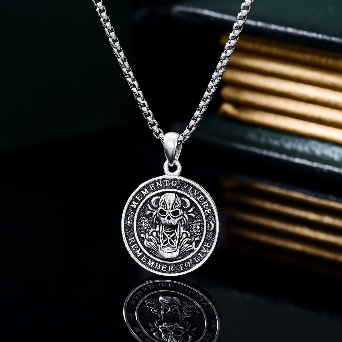 Collar de plata de ley con colgante de mori y calavera con palabra grabada para hombre-3