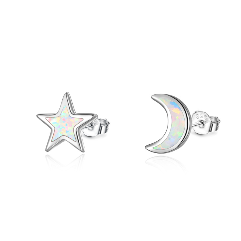 Orecchini a perno in argento sterling con luna e stella in opale