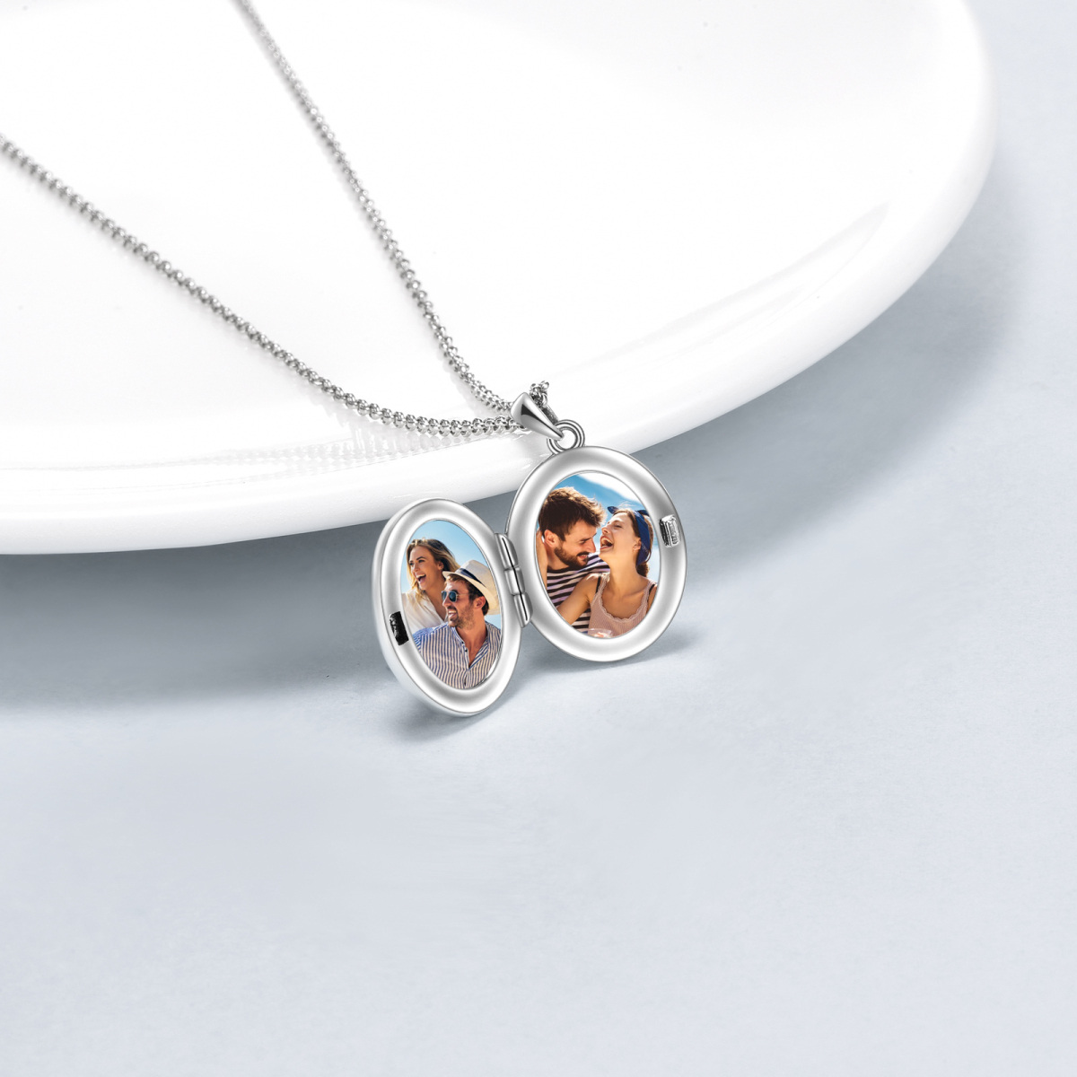 Collana con medaglione fotografico personalizzato ovale in pietra di luna in argento sterling con parola incisa per unisex-3