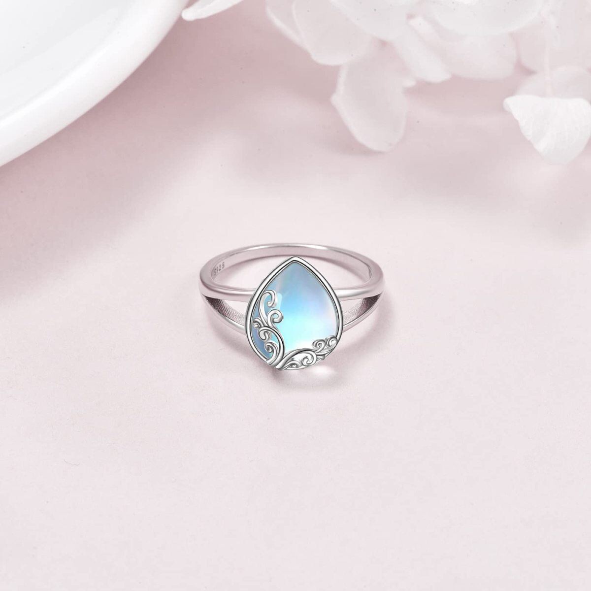 Sterling Silver Oval Moonstone Ring For Women-4