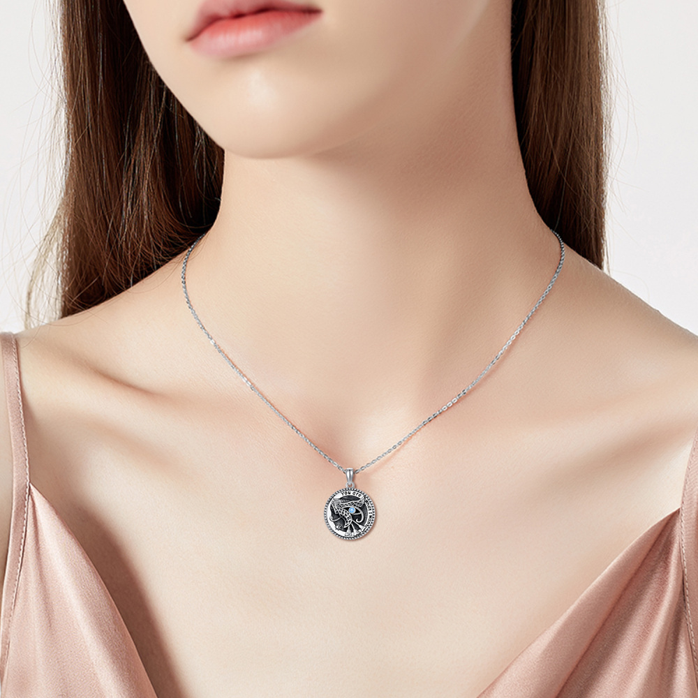 Collar de plata de ley con colgante de búho de circonita cúbica y palabra grabada-2