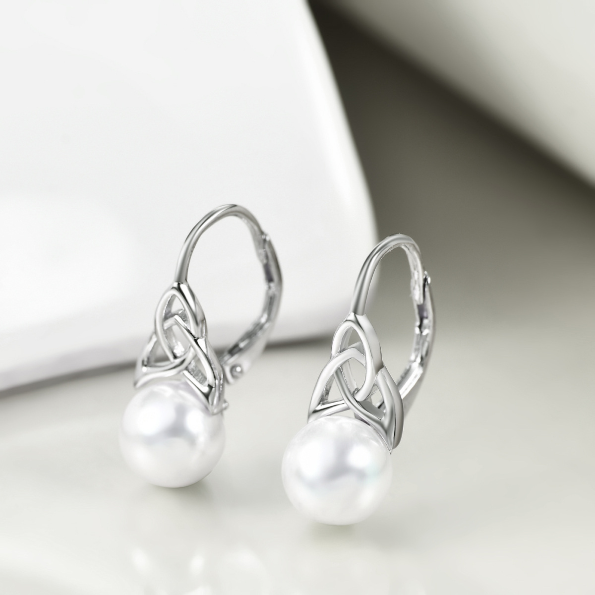 Boucles d'oreilles à levier en argent sterling avec perles et nœud celtique-3