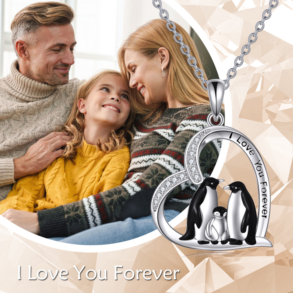 Collana con ciondolo a forma di cuore della famiglia di pinguini in argento sterling con parola incisa-6