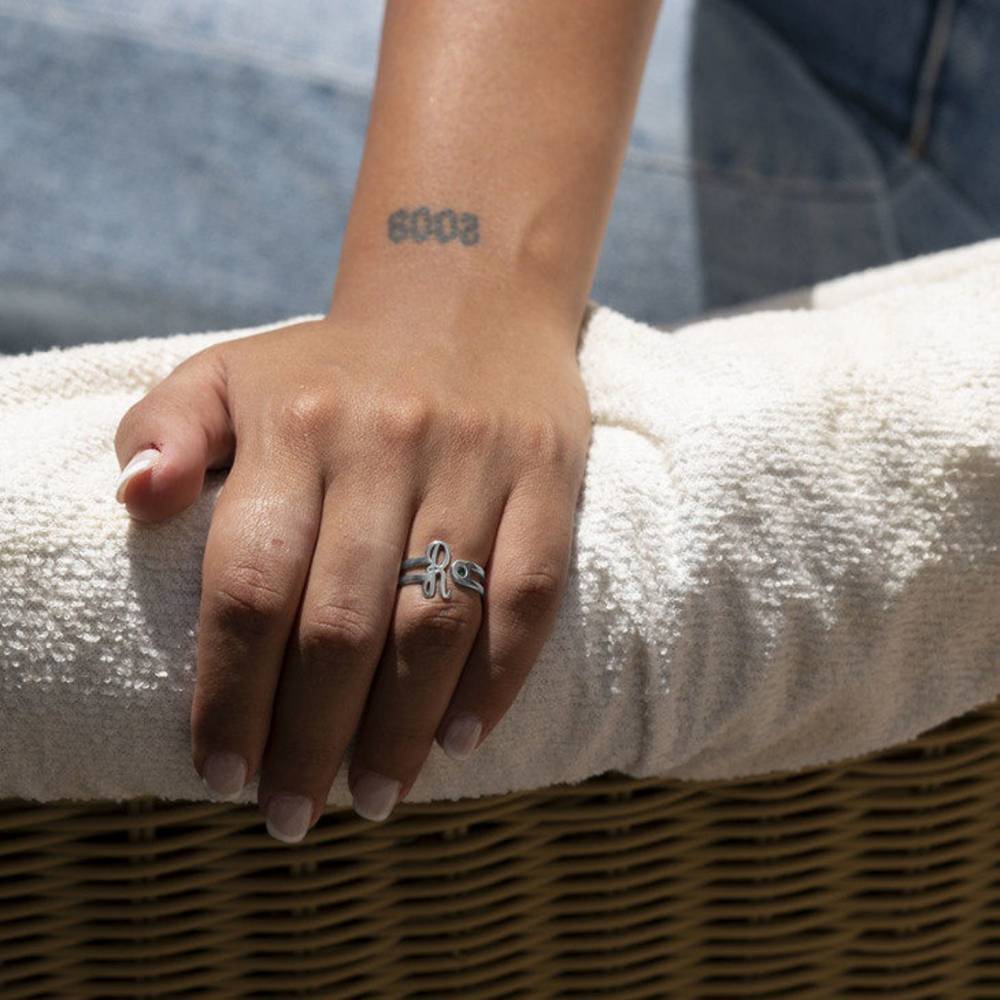Plata de ley Circonio cúbico Piedra de nacimiento personalizada Letra inicial Anillo abier-2