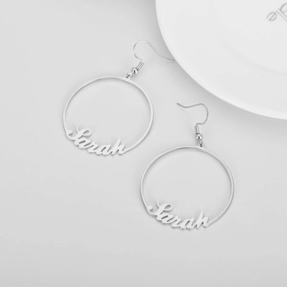 Pendientes de aro con nombre clásico personalizados en plata de ley-4