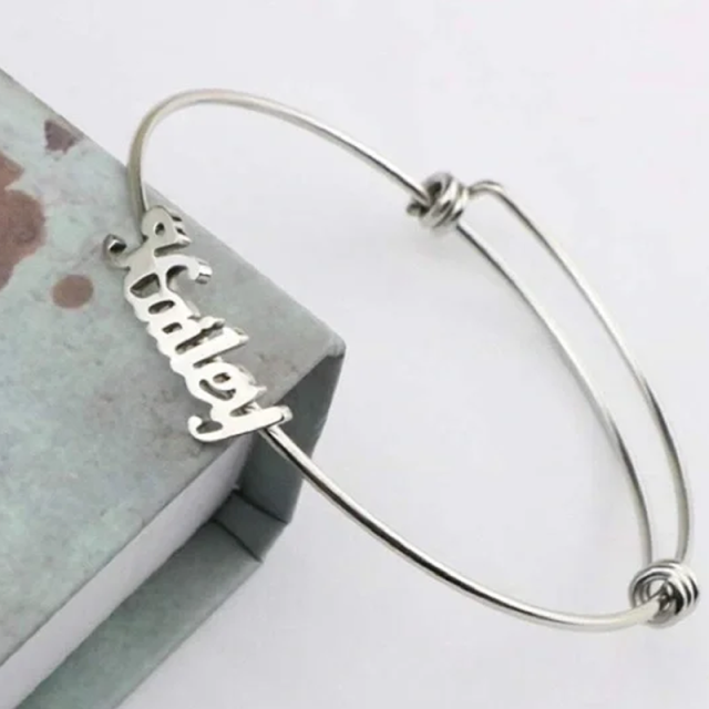 Bracciale con ciondolo personalizzato con nome classico in argento sterling per donna-4