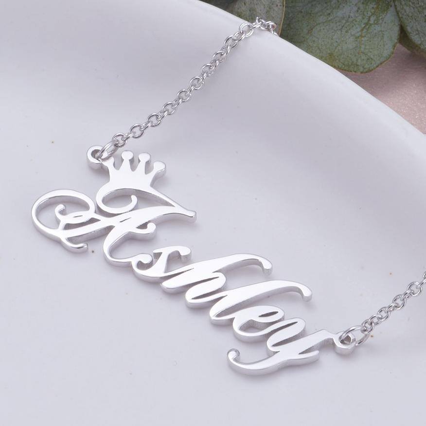 Collar Colgante con Nombre Clásico Personalizado en Plata de Ley con Corona-2