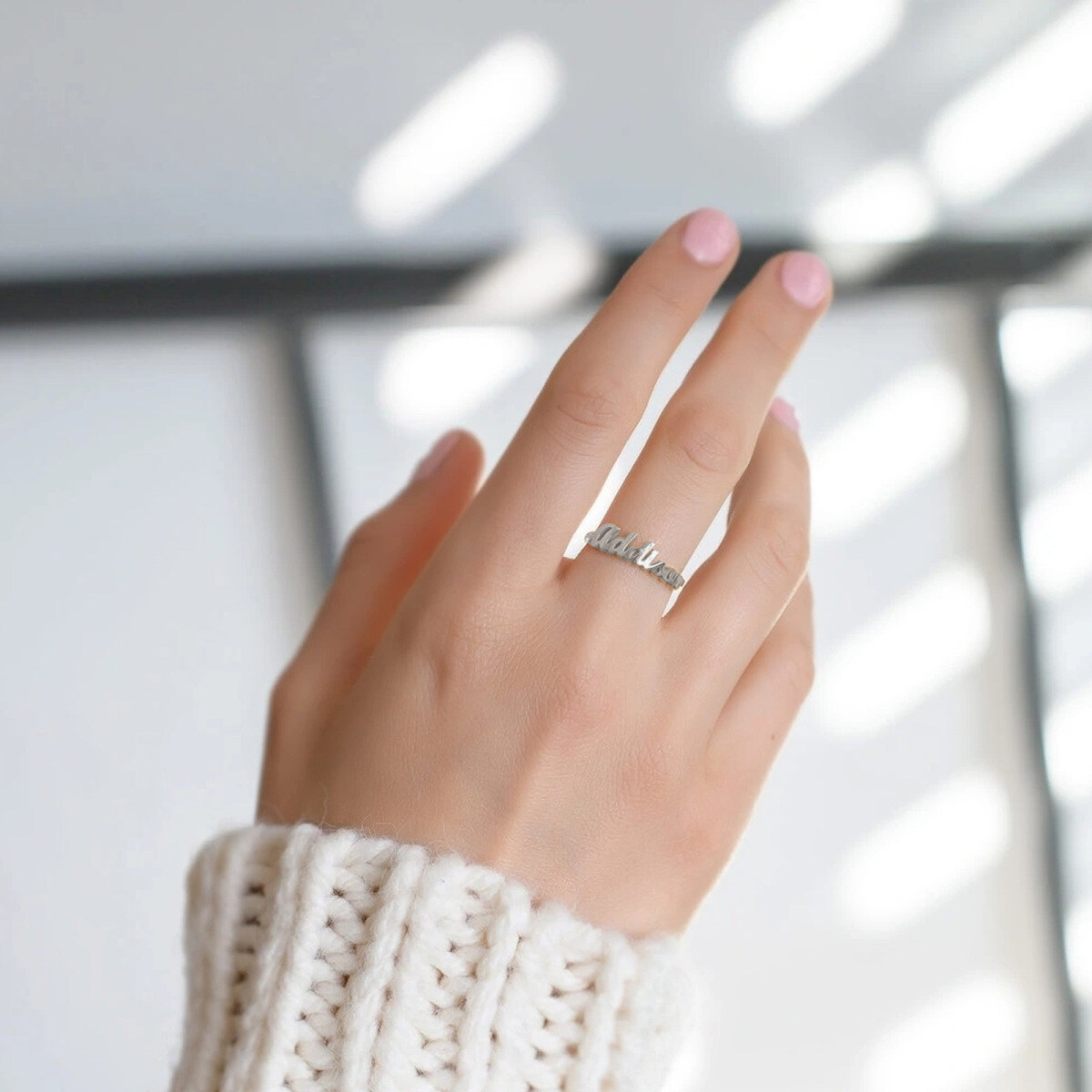 Anillo con nombre clásico personalizado en plata de ley-2