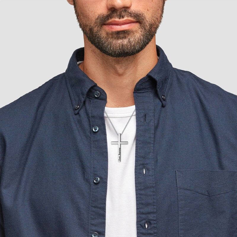 Colar de prata esterlina com gravação personalizada e pingente de cruz-2