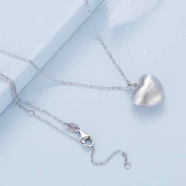 Collar con colgante de corazón con grabado personalizado en plata de ley-4