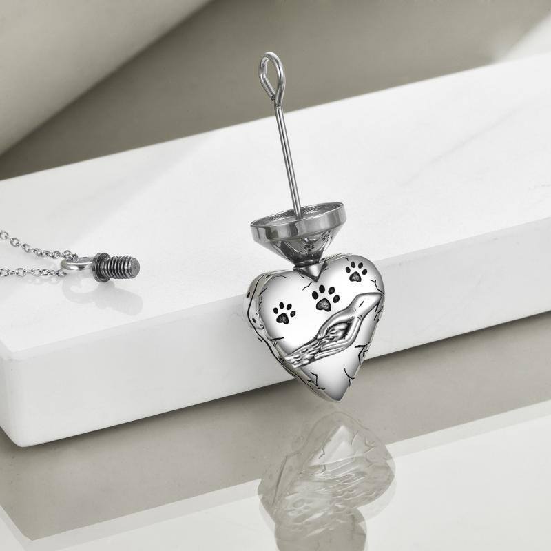 Collana in argento sterling con zampa e cuore per le ceneri di un animale domestico con parola incisa-4