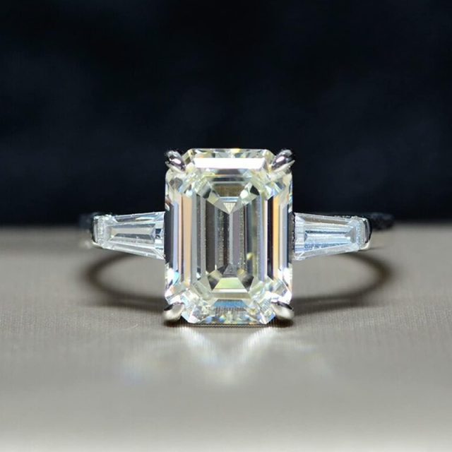 Anillo cuadrado de moissanita con forma de princesa cuadrada de plata de ley-3