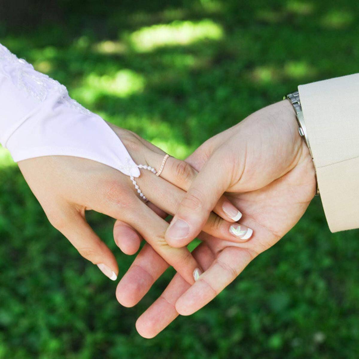 Aliança de casamento de moissanite em formato circular banhado a ouro rosa em prata esterlina-3