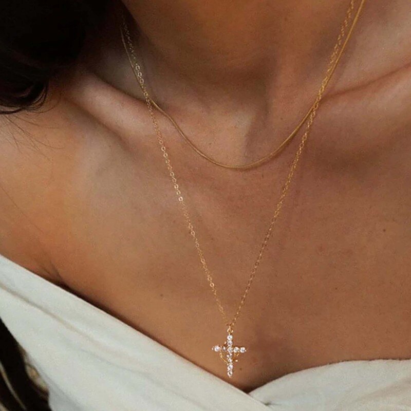 Halskette mit Kreuz-Kronen-Anhänger aus Sterlingsilber mit rosévergoldetem Zirkonia-3