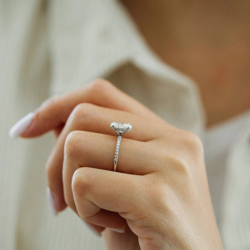 Prata de lei com banho de ouro rosa Moissanite oval Anel de noivado com gravação personalizada-6