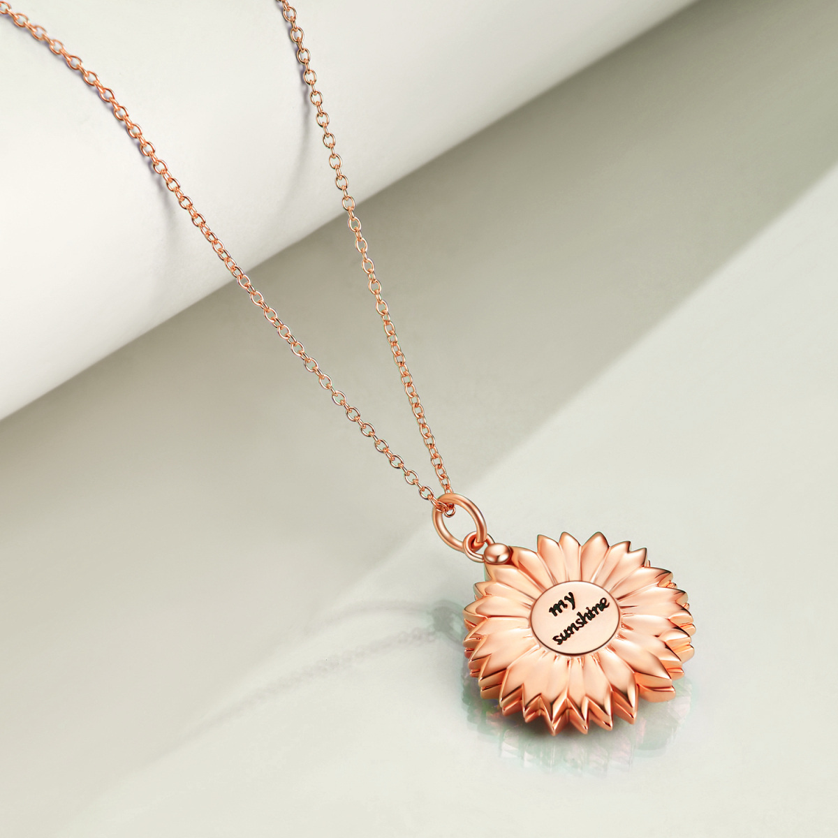 Collar con medallón de foto personalizado de girasol chapado en oro rosa de plata de ley con palabra grabada para mujer-4