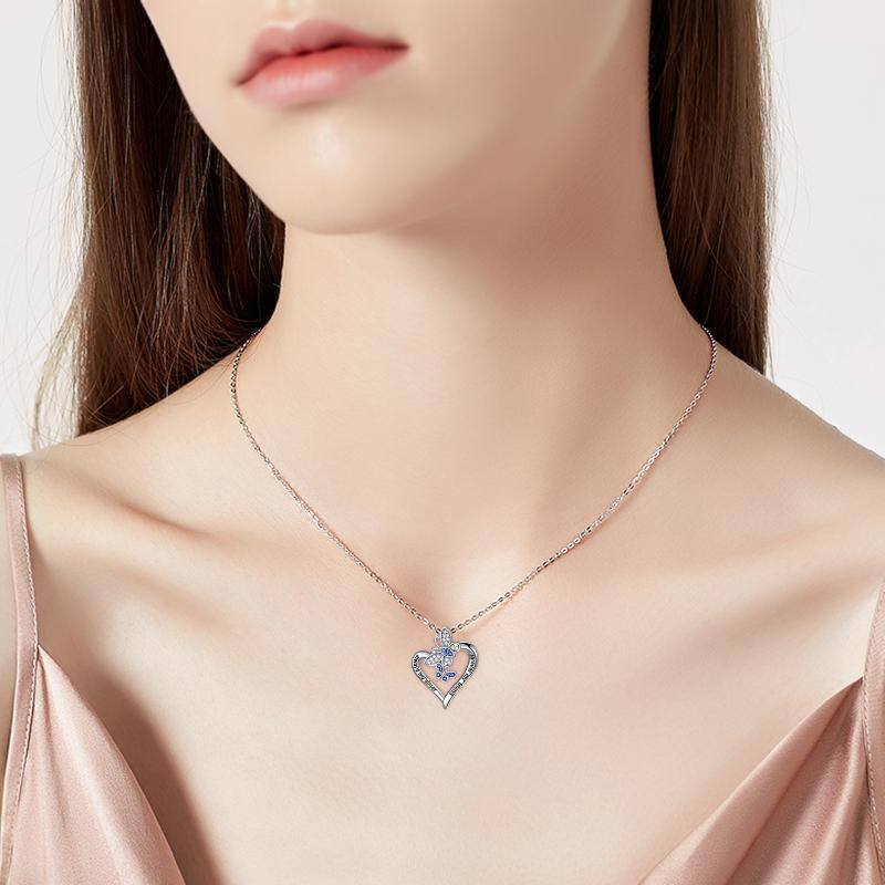 Collar con colgante de corazón de mariposa y circonita cúbica redonda de plata de ley con palabra grabada-2