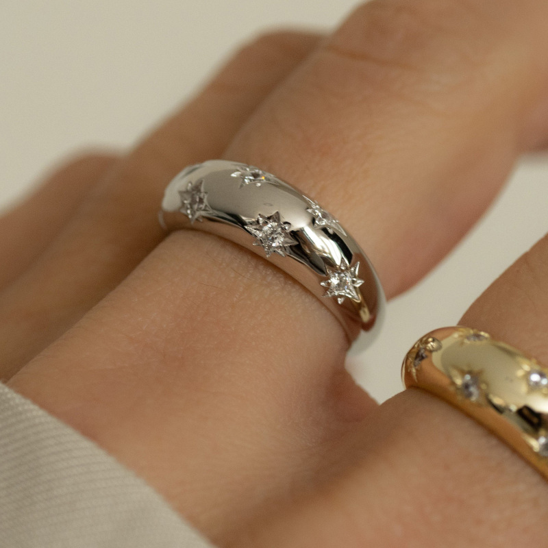 Srebrny okrągły pierścionek z cyrkoniami-2