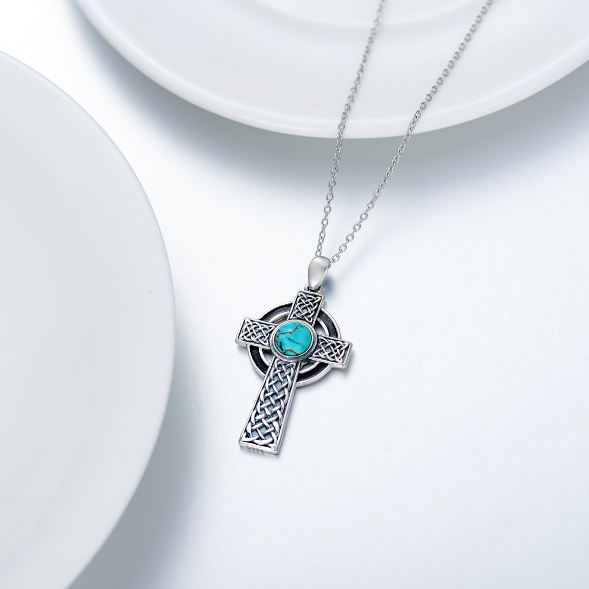 Collier en argent sterling avec pendentif nœud celtique et croix en turquoise ronde-4