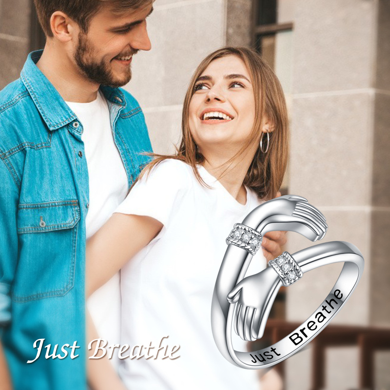 Anillo abierto de plata de ley con circonita redonda y manos abiertas-6