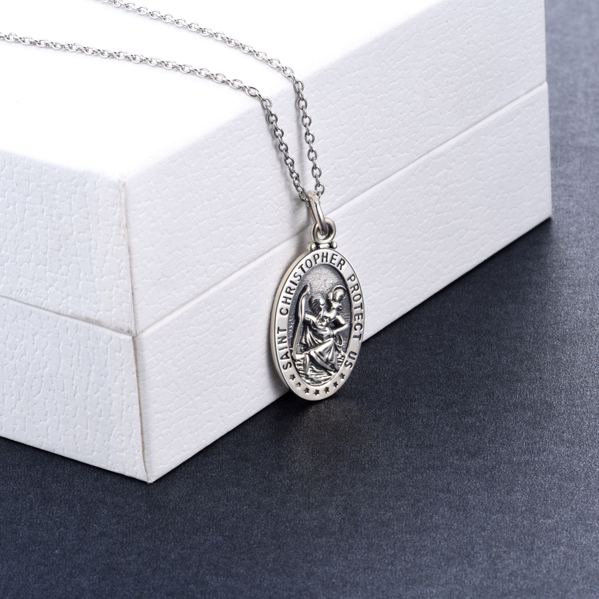 Collana con ciondolo San Cristoforo in argento sterling con parola incisa-5