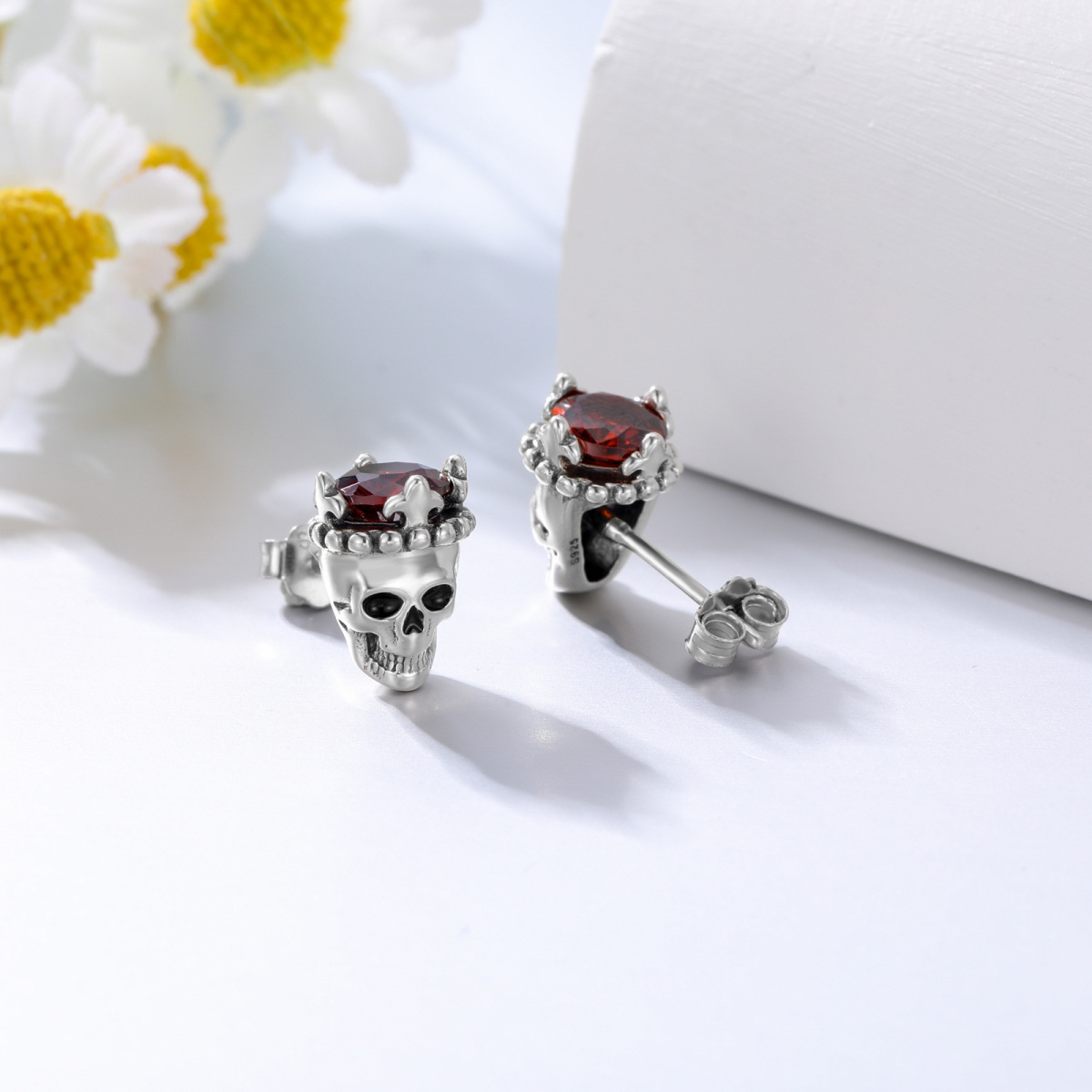 Boucles d'oreilles à tige en argent sterling et oxyde de zirconium en forme de tête de mort-4