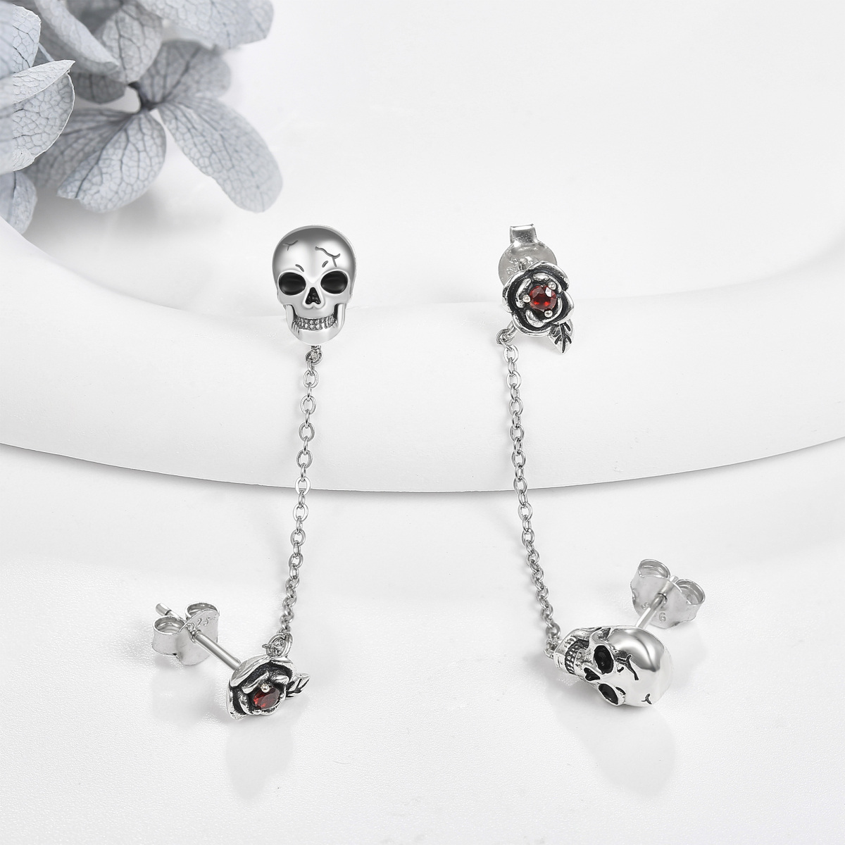 Pendientes de plata de ley con forma de calavera y circonita cúbica-4