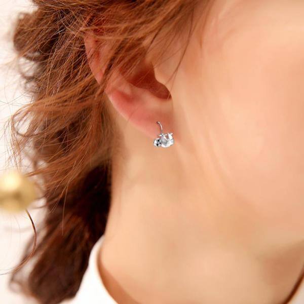 Orecchini a cerchio di bradipo in argento sterling