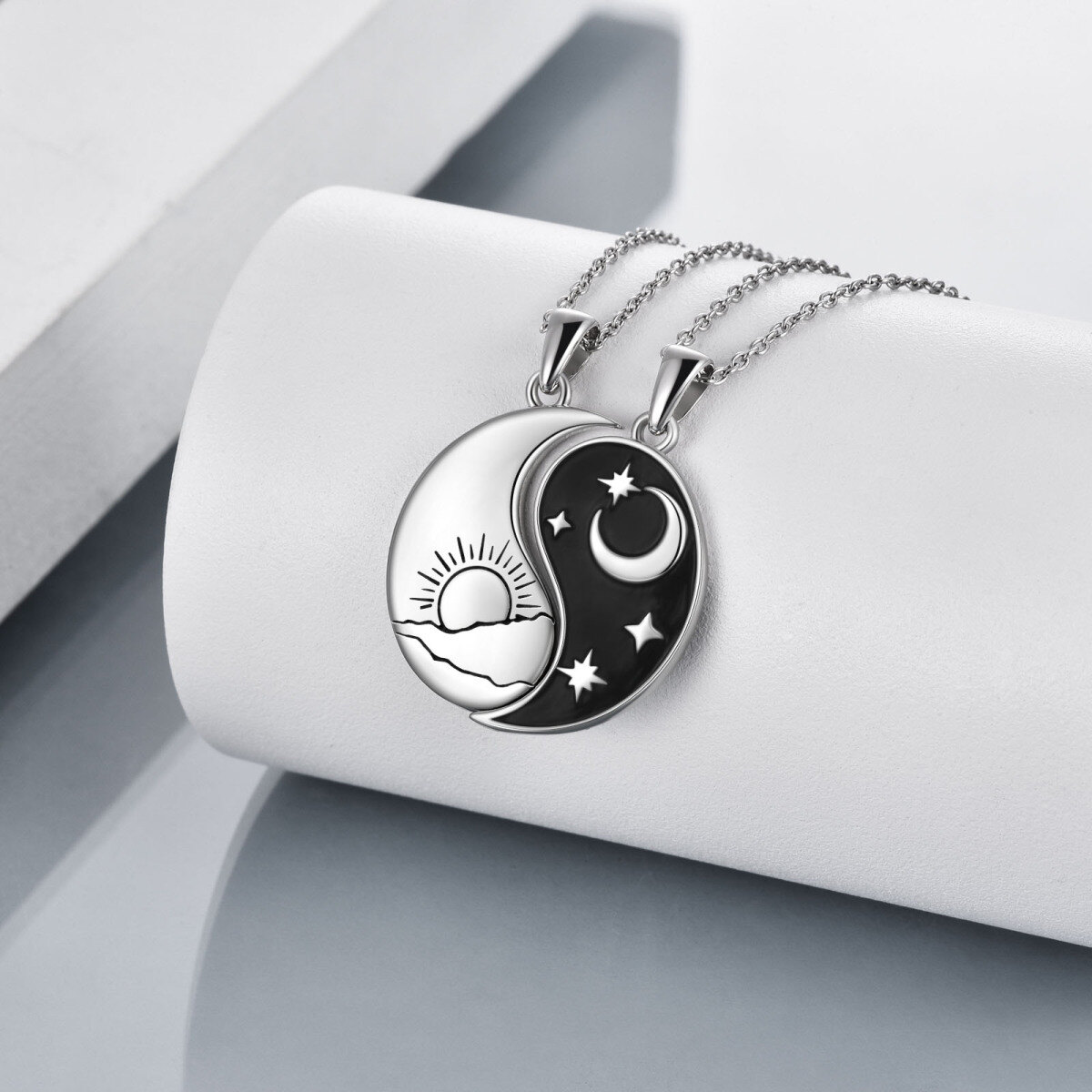 Collar Yin Yang de plata de ley con sol y luna para 2 parejas BFF-4