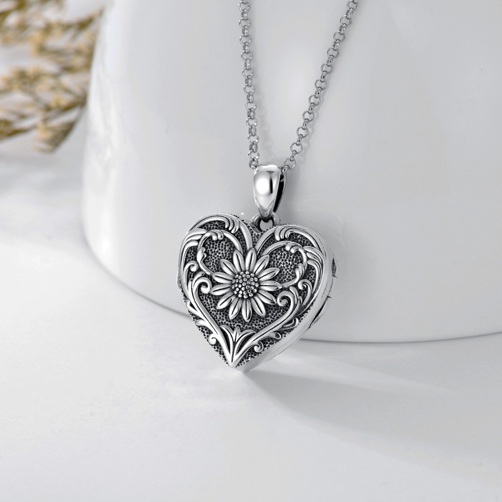Collar Portafotos Personalizado Girasol y Corazón en Plata de Ley-3