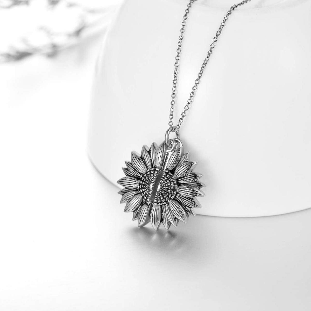 Collar con medallón de fotografía personalizado de girasol de plata de ley con palabra grabada-2