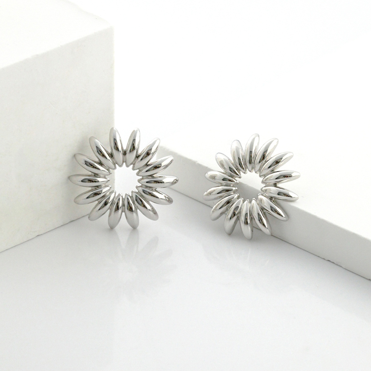 Sonnenblumen-Ohrstecker aus Sterlingsilber-2