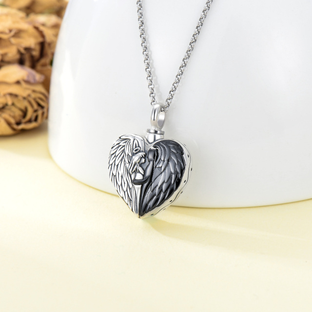 Collana d'argento bicolore con ala d'angelo e cuore per ceneri con parola incisa-3