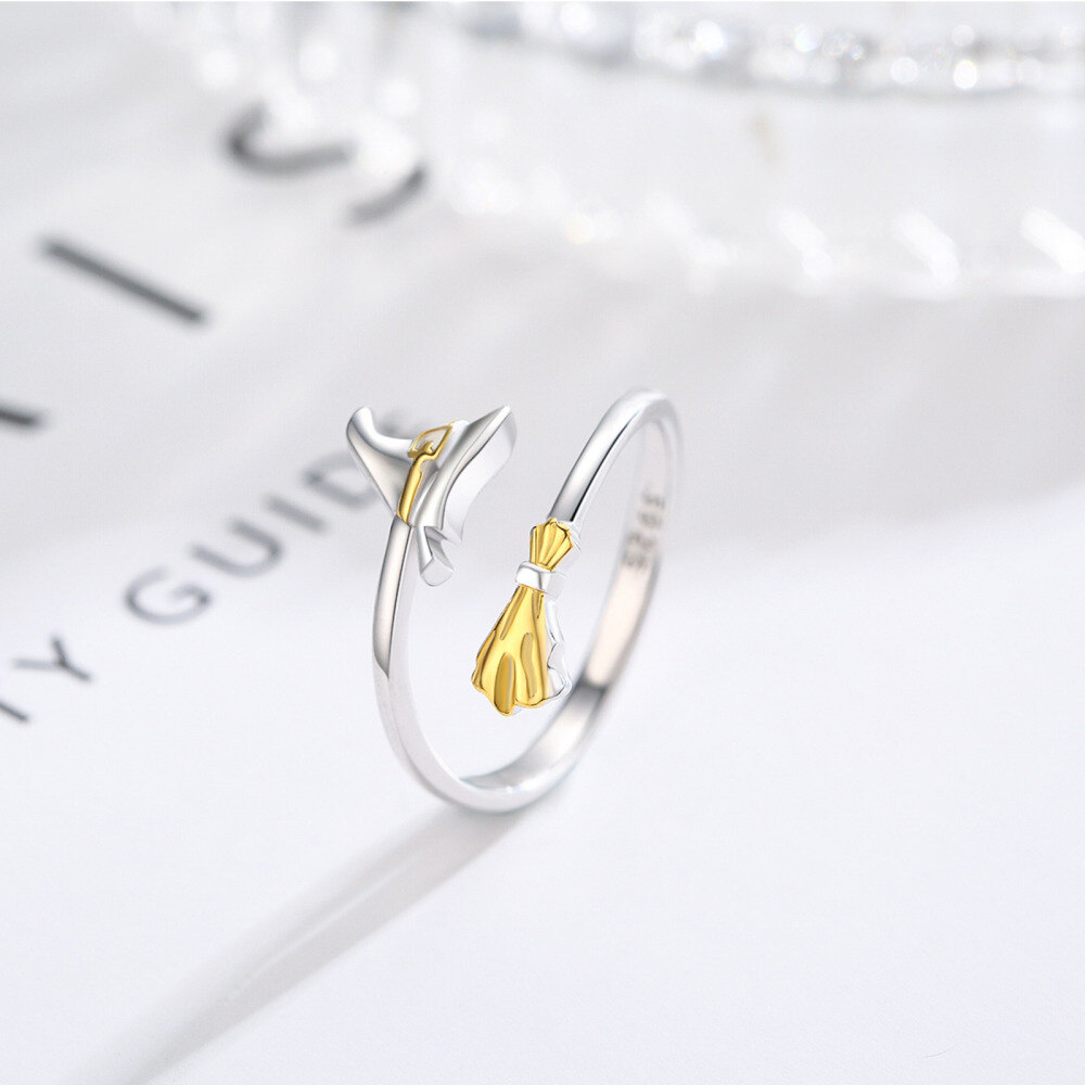 Anello aperto in argento sterling bicolore con scopa e cappello da strega-3