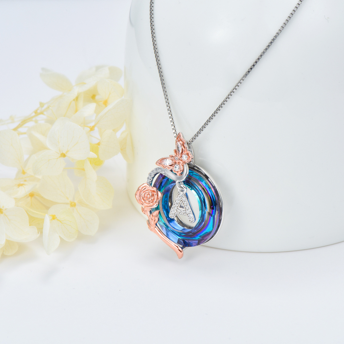 Colar de prata esterlina com pingente de cristal Butterfly Rose em dois tons e letra inici-4