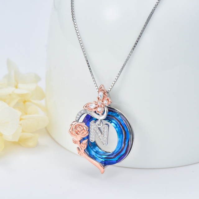 Colar de prata esterlina com pingente de cristal Butterfly Rose em dois tons e letra inici-4