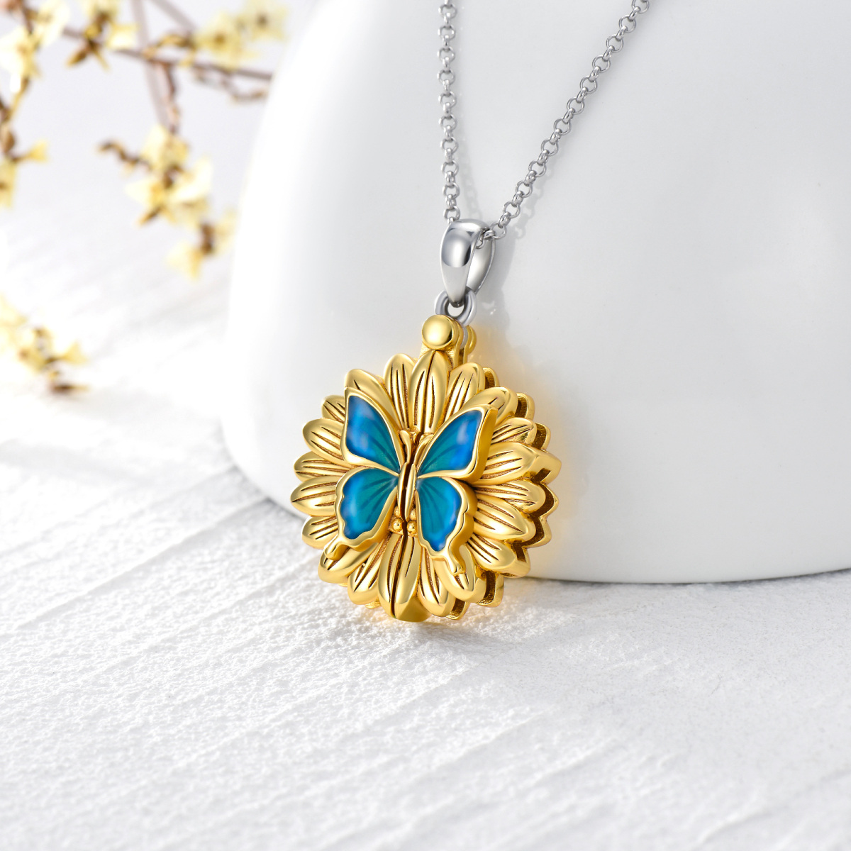 Collar con medallón con fotografía personalizado de girasol y mariposa en dos tonos de plata de ley-3