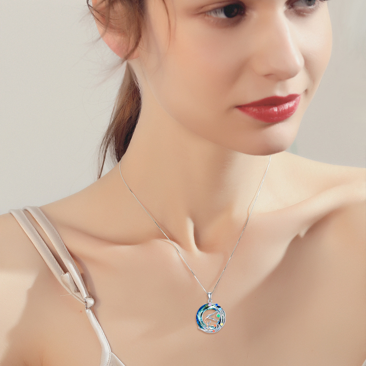 Collana bicolore in argento sterling con ciondolo circolare a forma di chakra e ginnasta di cristallo-2