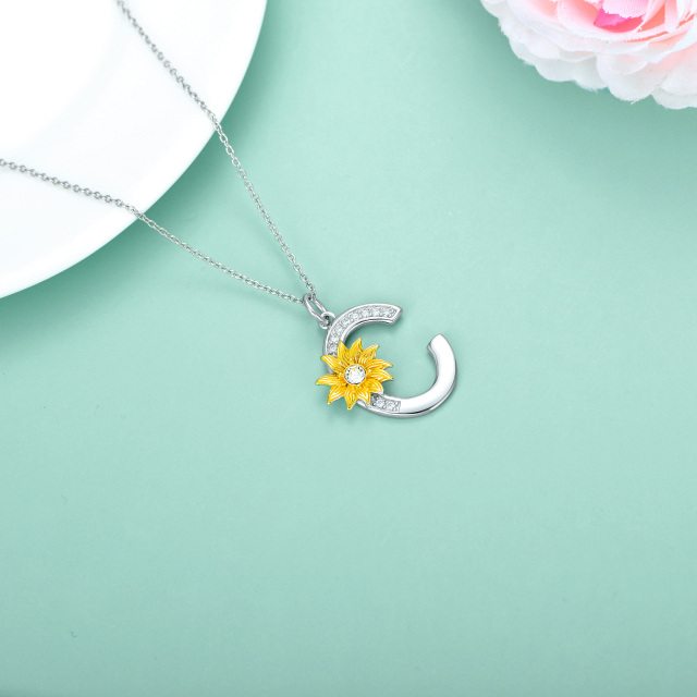 Collana con ciondolo di cristallo a forma di girasole circolare in argento sterling bicolore con lettera iniziale C-4