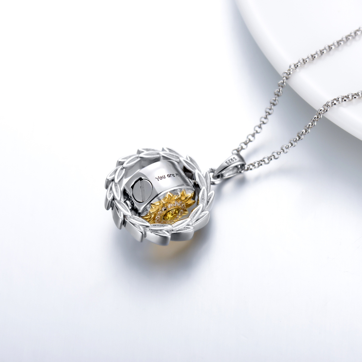 Collana d'argento bicolore con girasole di cristallo a forma circolare per le ceneri con parola incisa-5