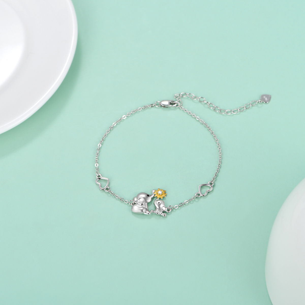 Zweifarbiges Armband aus Sterlingsilber mit kreisförmigem Zirkonia-Herz, Elefant und Sonnenblumen-Anhänger für Damen-4