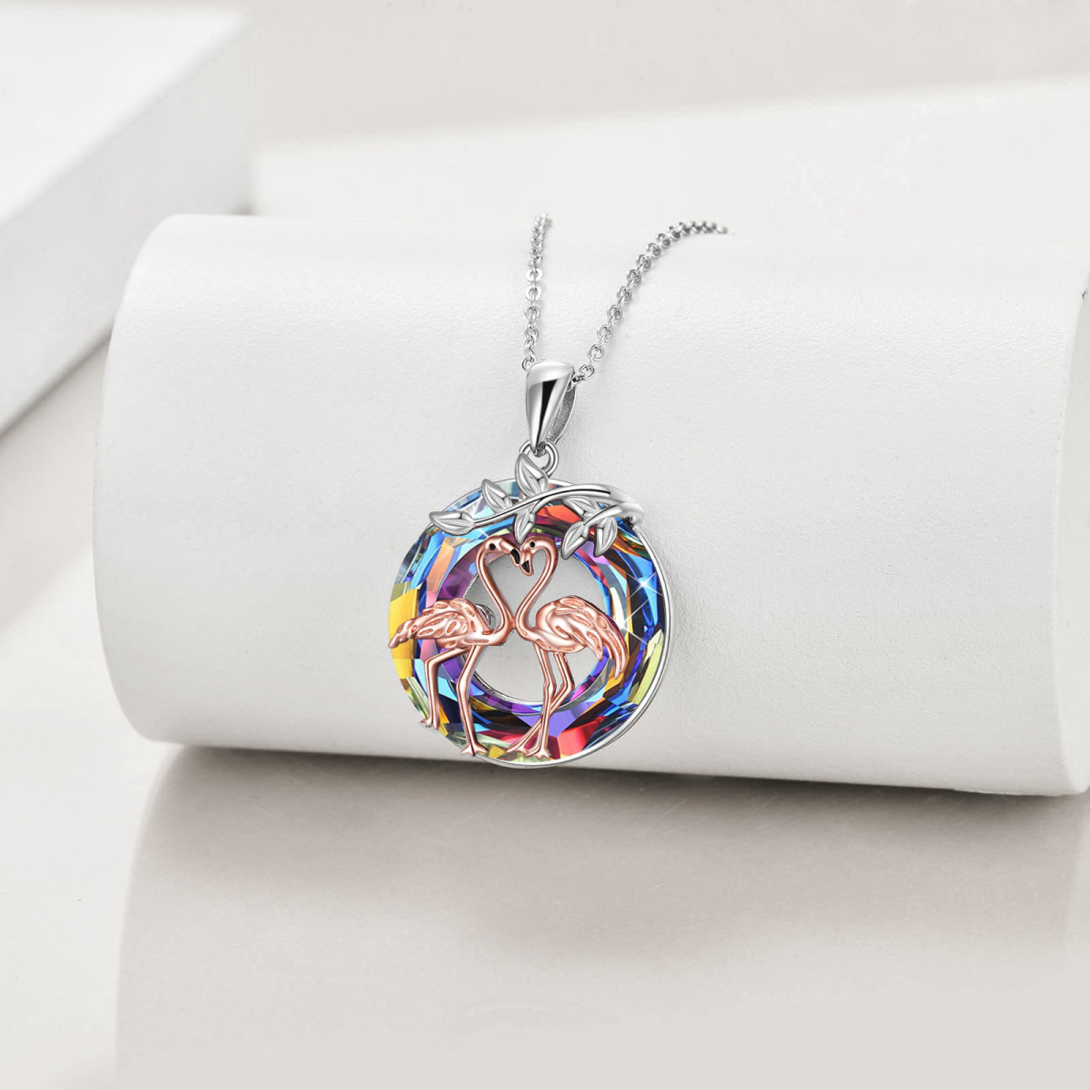 Colar de prata esterlina com pendente de cristal Flamingo em forma circular de dois tons-3