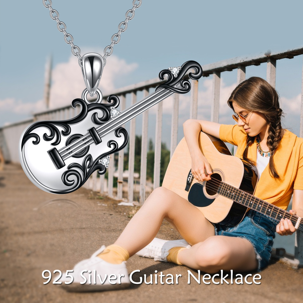 Collana con ciondolo per chitarra in argento sterling bicolore a forma di cerchio con zirconi cubici-6