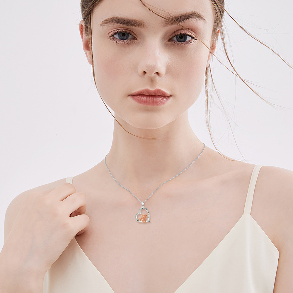 Sterling zilveren tweekleurige cirkelvormige cubic zirkonia Highland koe & hart hanger ketting met gegraveerd woord-2