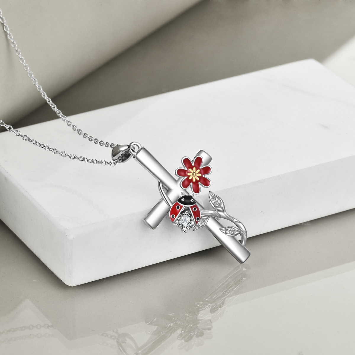 Collier en argent sterling avec pendentif en forme de coccinelle et de croix en zircon cub-4