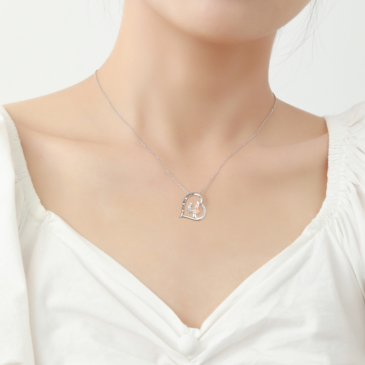 Collar con colgante de corazón de circonita cúbica de dos tonos de plata de ley con palabra grabada para madre-2